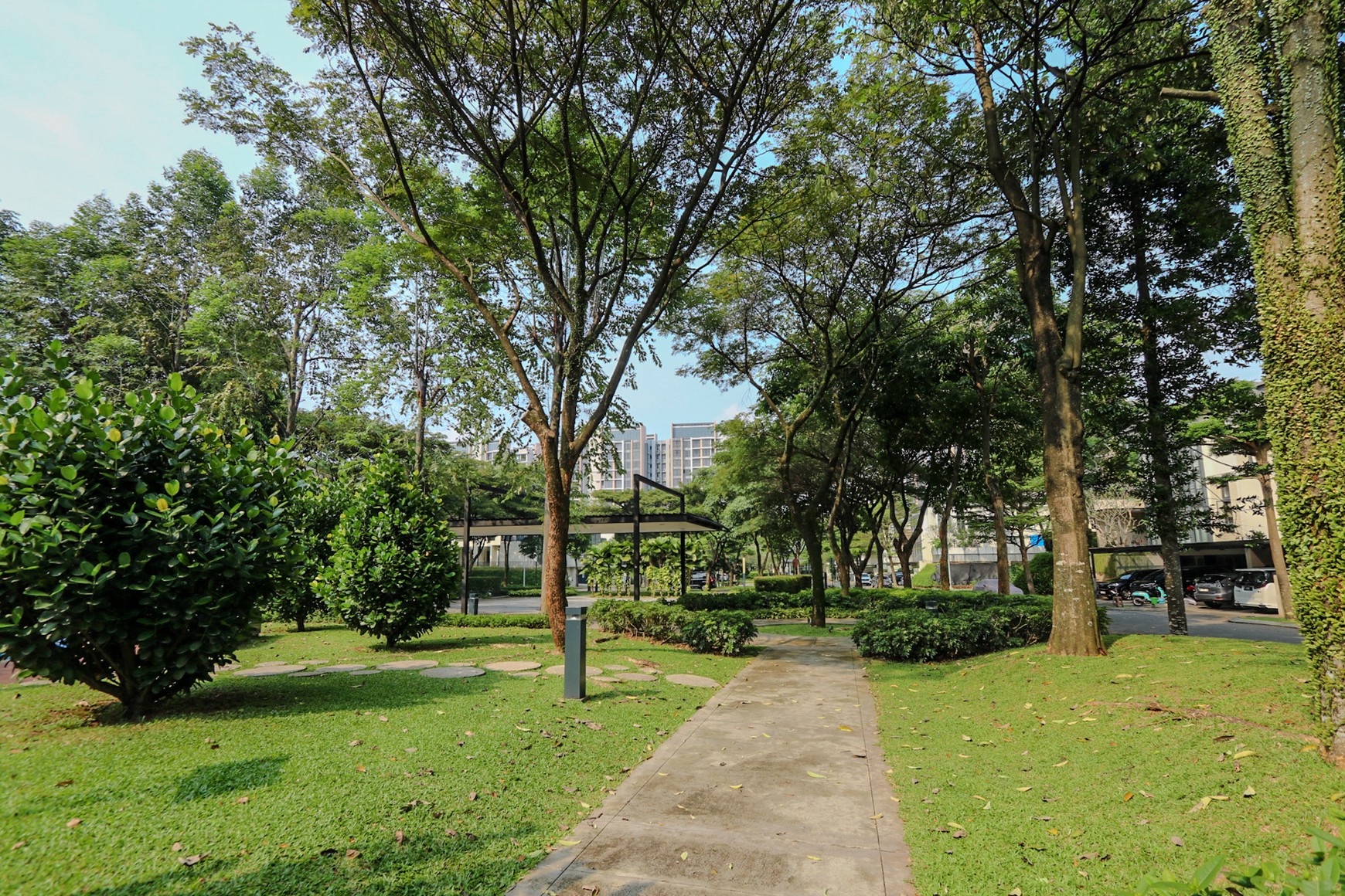 RUMAH MEWAH LANCEWOOD NAVAPARK BSD CITY, DEKAT BOTANIC PARK, CBD BSD, HARGA TERBAIK.