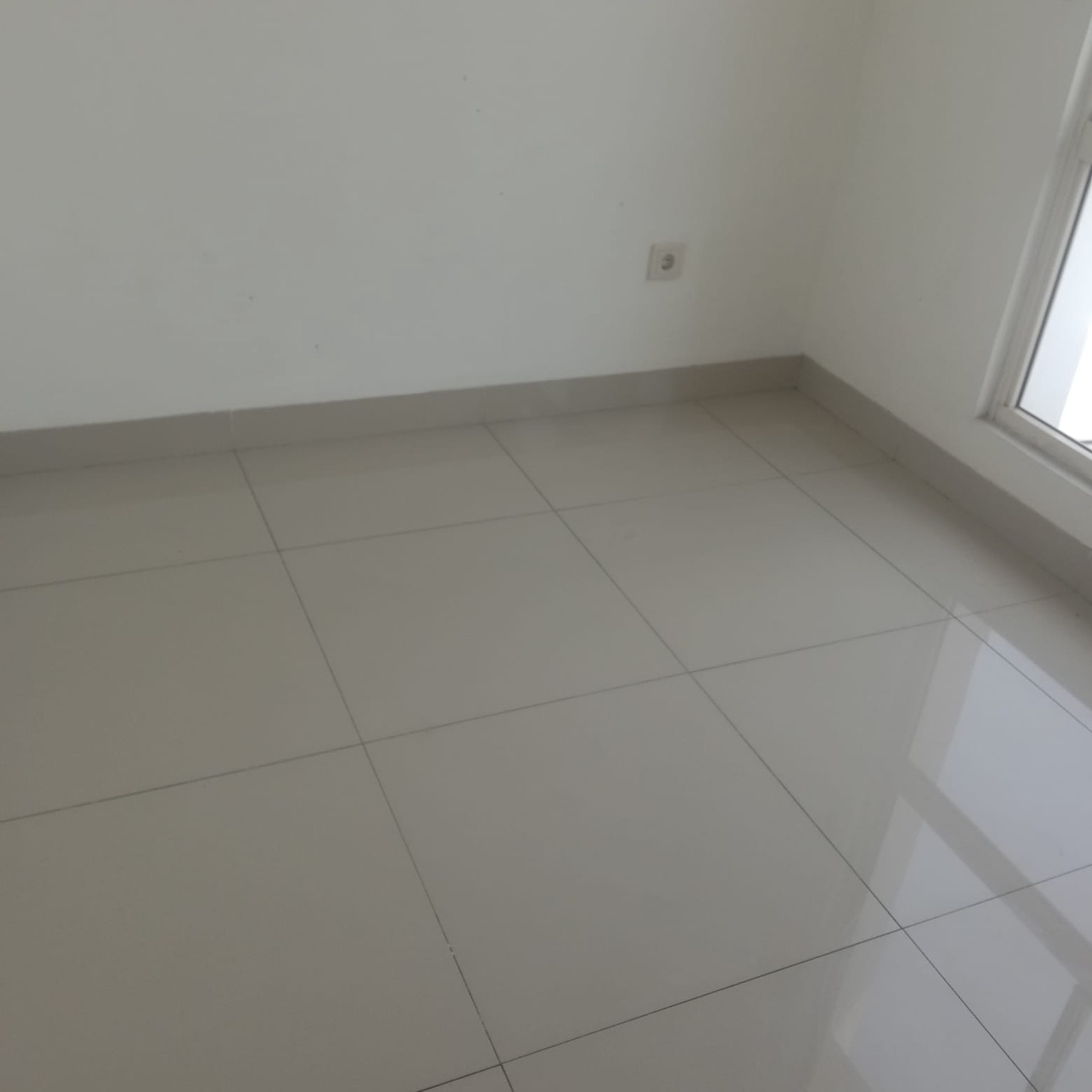 Flash Sale. Rumah bagus Residence One, Serpong