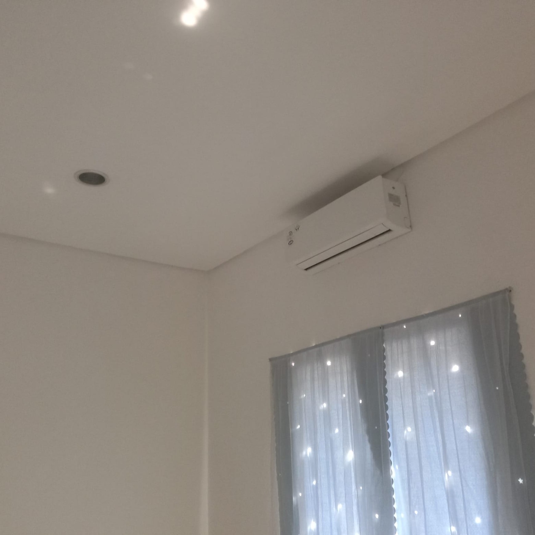 Flash Sale. Rumah bagus Residence One, Serpong