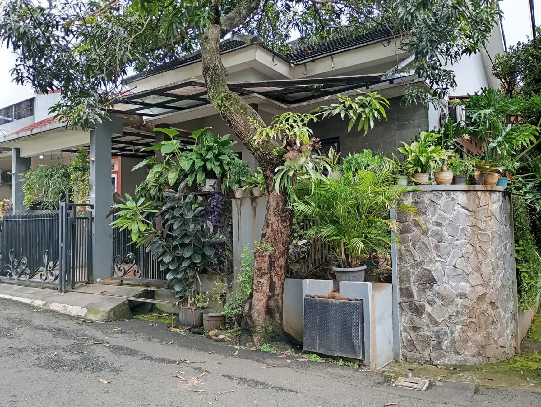 Rumah Siap Huni dengan Hunian Nyaman dan Asri di Pamulang