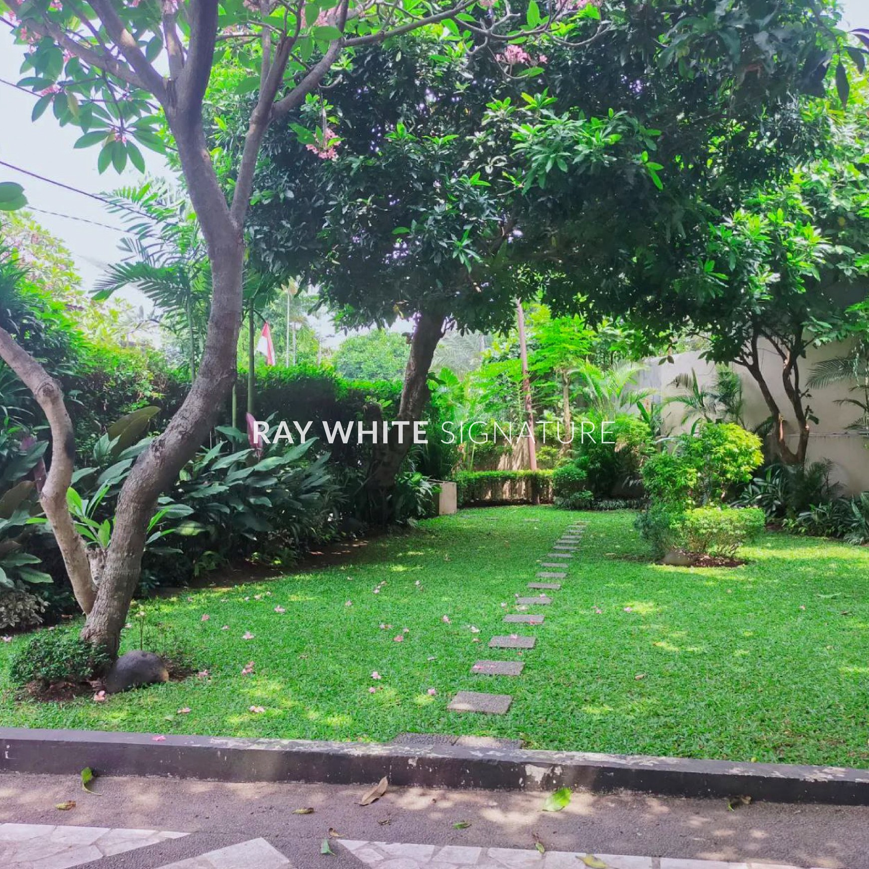 Dijual Rumah Mewah di Cluster Anggur