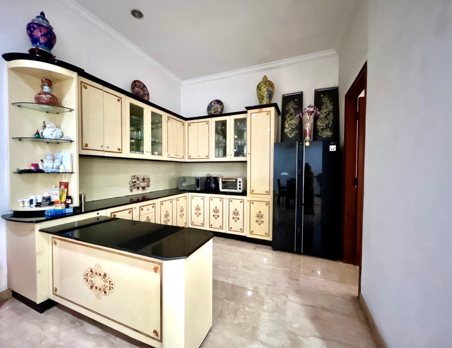 Rumah Mewah di Kawasan Elite Lokasi Strategis Di Tengah Kota Jakarta Selatan