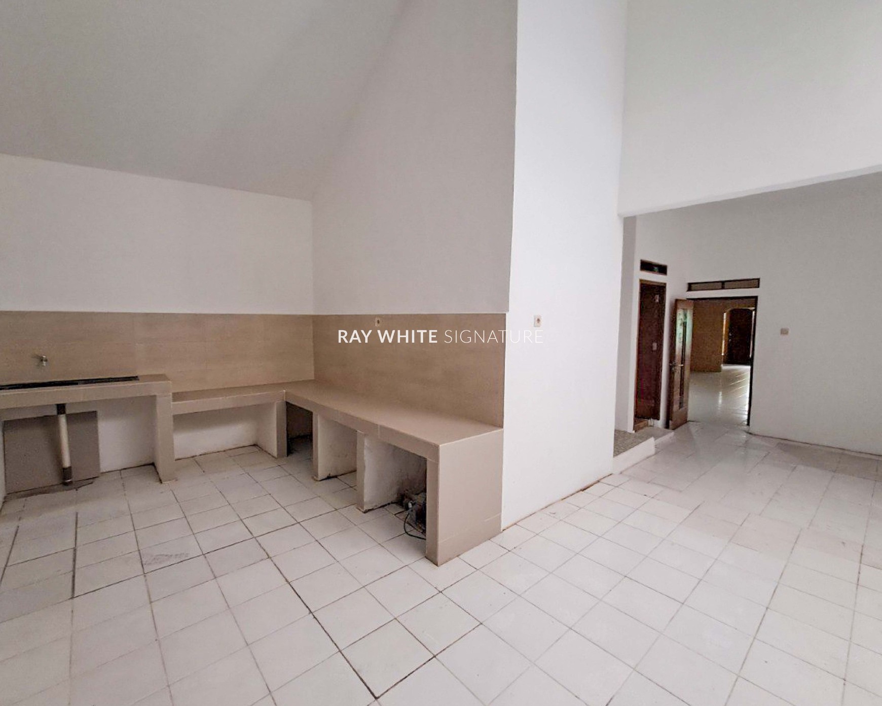 Dijual Rumah Lama Cocok Untuk Hunian dan Kost di Jl Palimanan, Setia Budi