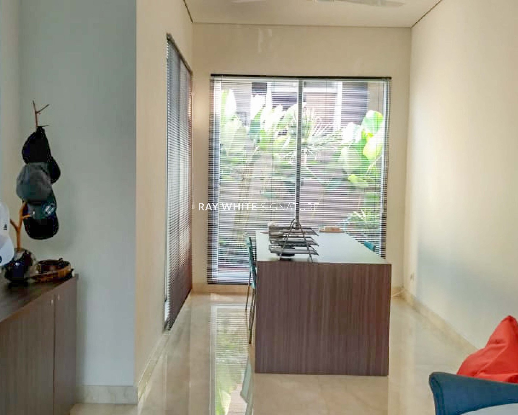 Rumah Mewah 3 Lantai di Jl Puri Mutiara VII Cipete
