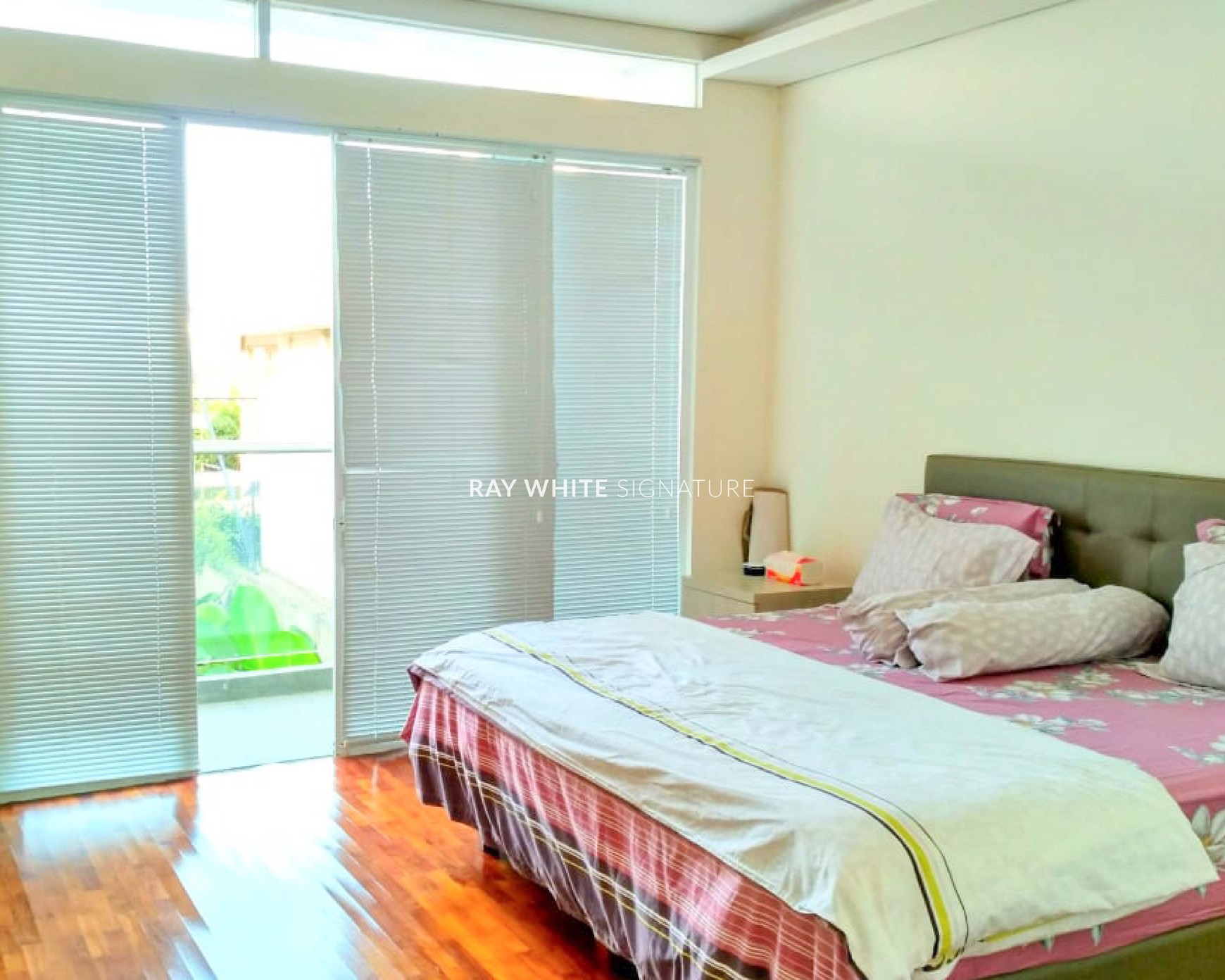 Rumah Mewah 3 Lantai di Jl Puri Mutiara VII Cipete