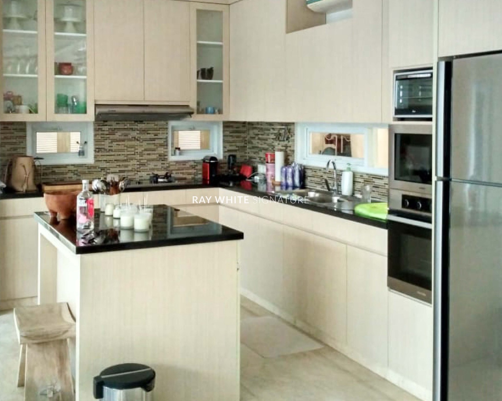 Rumah Mewah 3 Lantai di Jl Puri Mutiara VII Cipete