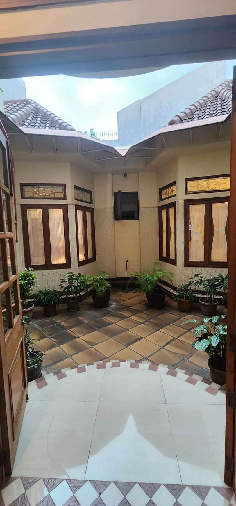 Rumah Bagus Di Kawasan Elite Pondok Indah Jakarta Selatan