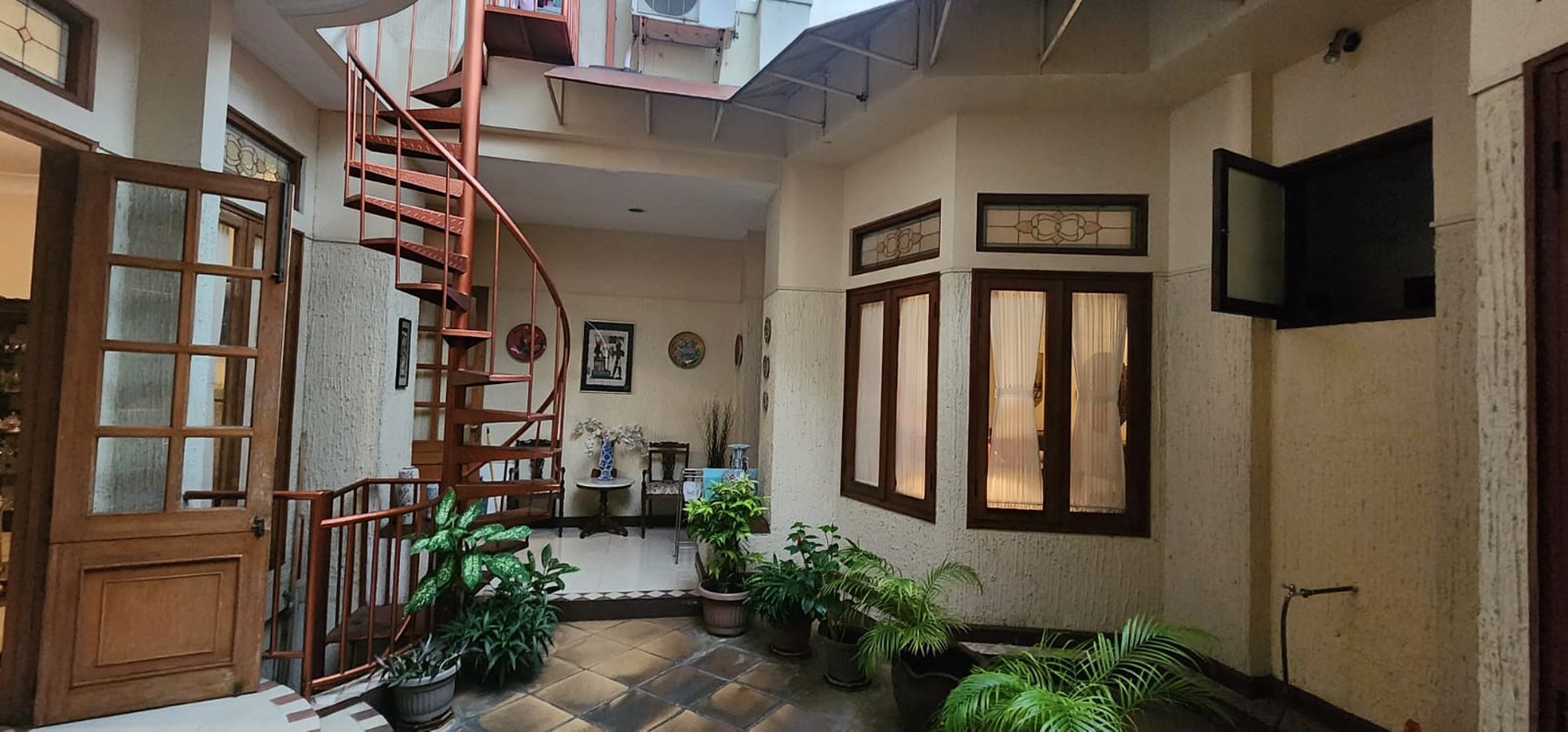 Rumah Bagus Di Kawasan Elite Pondok Indah Jakarta Selatan