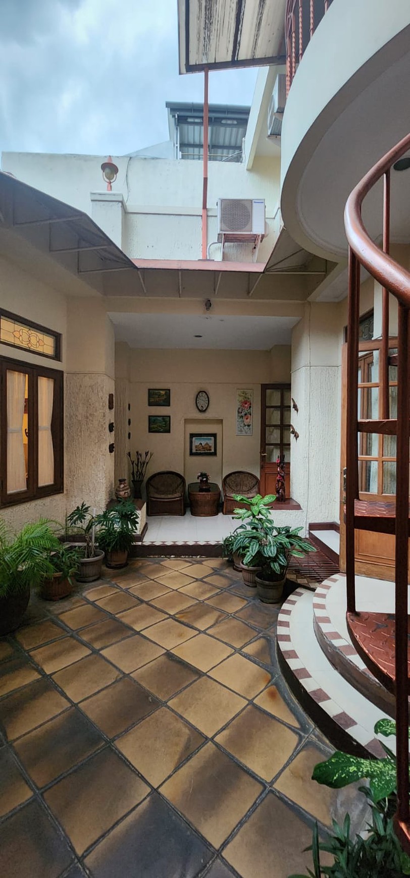 Rumah Bagus Di Kawasan Elite Pondok Indah Jakarta Selatan