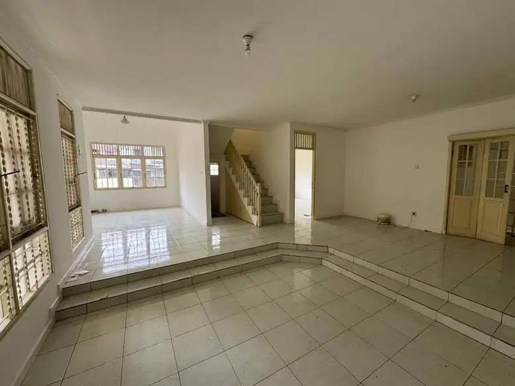 Rumah Luas Diarea Bintaro Jaya Sektor 2, Dekat Pasmod & Stasiun Comutter