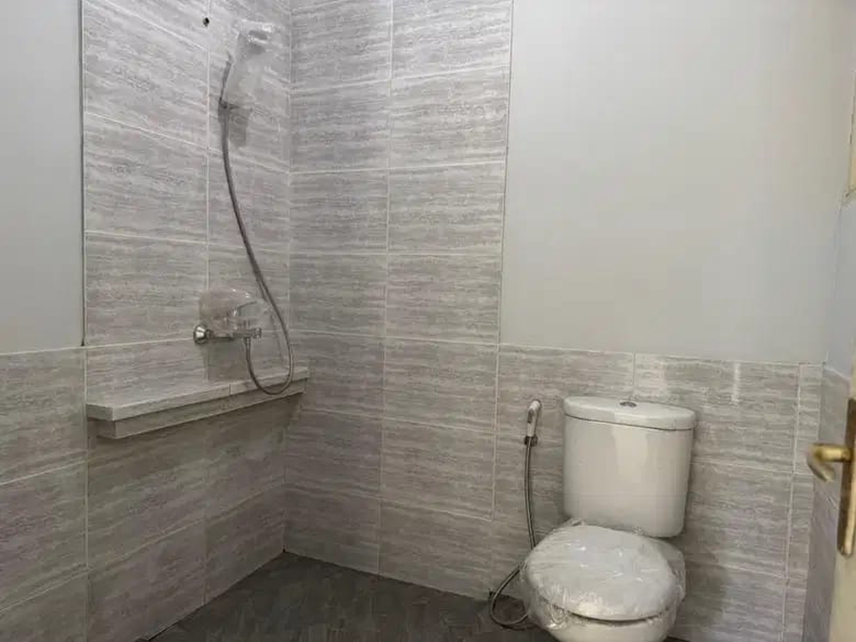 Rumah Luas Diarea Bintaro Jaya Sektor 2, Dekat Pasmod & Stasiun Comutter