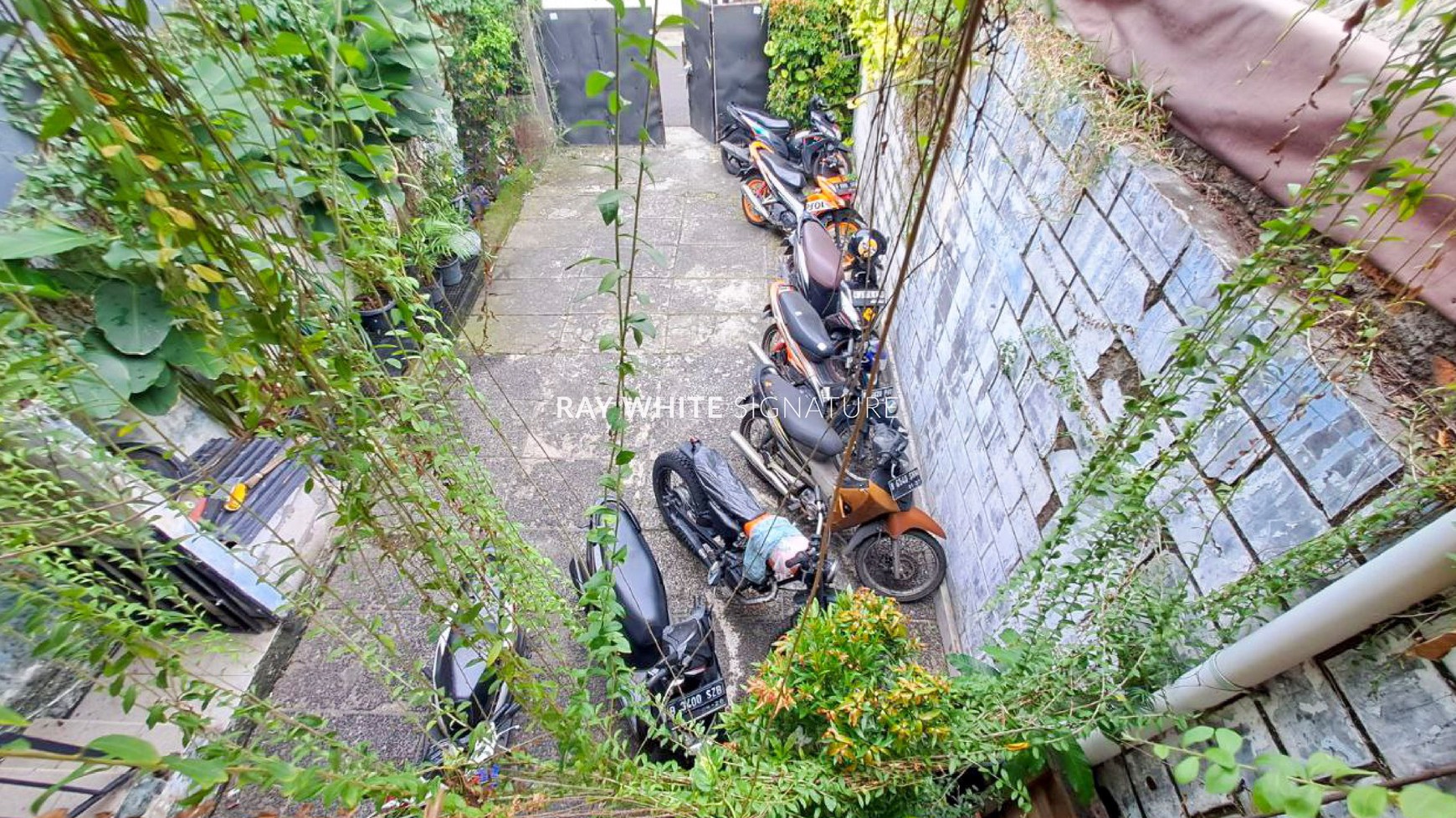 Dijual Rumah 2 Lantai di Jl Mampang Prapatan IV