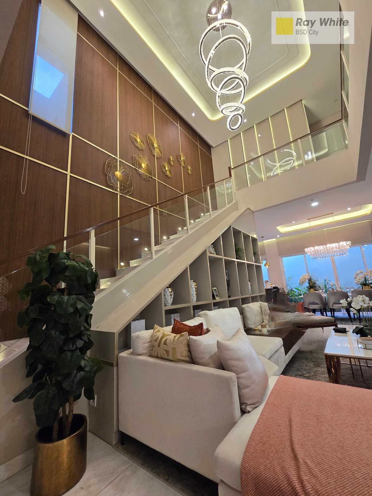 RUMAH MEWAH MEMPESONA DI PASADENA GRAND RESIDENCE GADING SERPONG