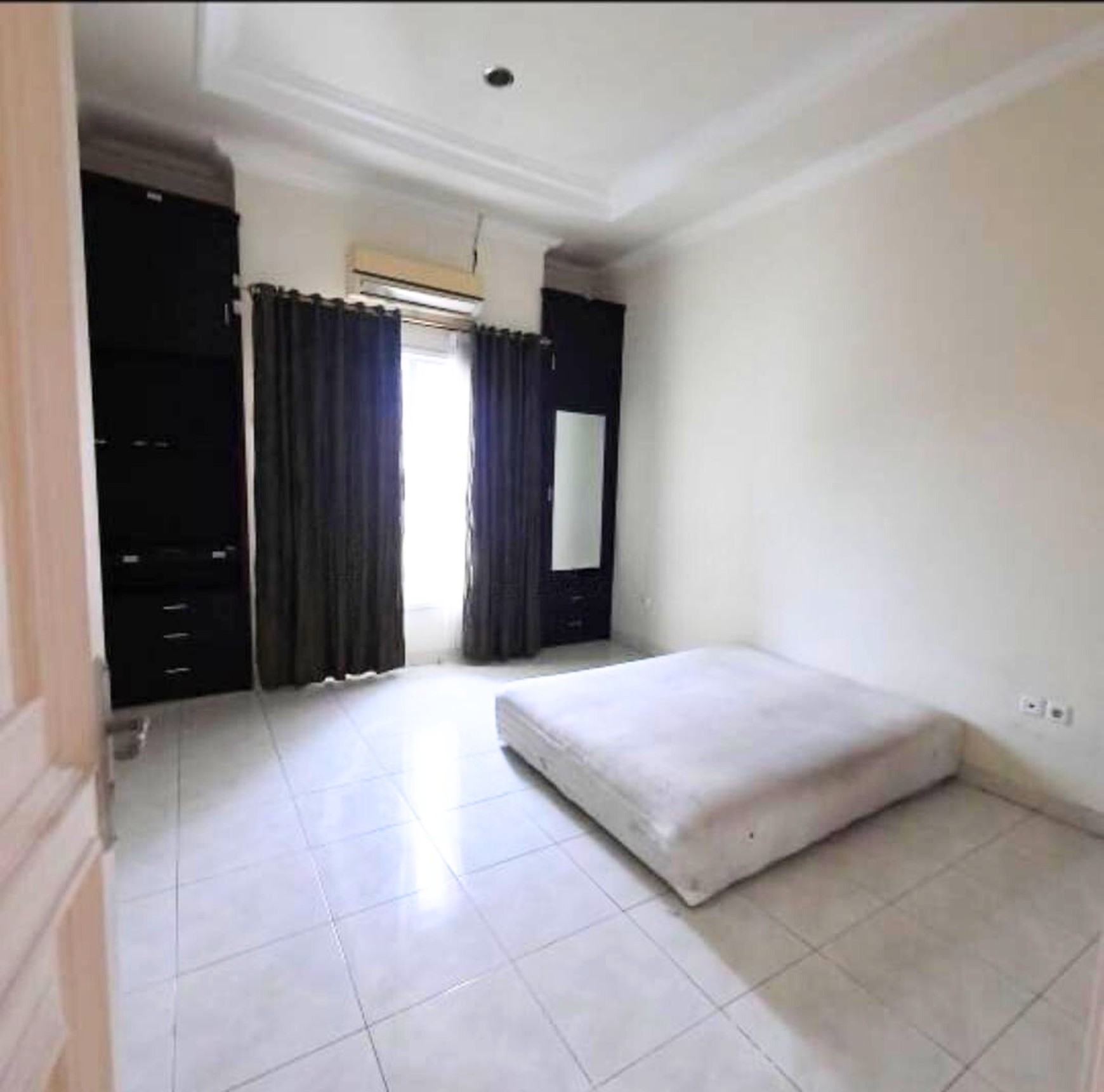 Dijual / Disewakan Rumah Tenggilis Utara Dekat Ubaya, Siwalankerto, Jemur Andayani, A Yani