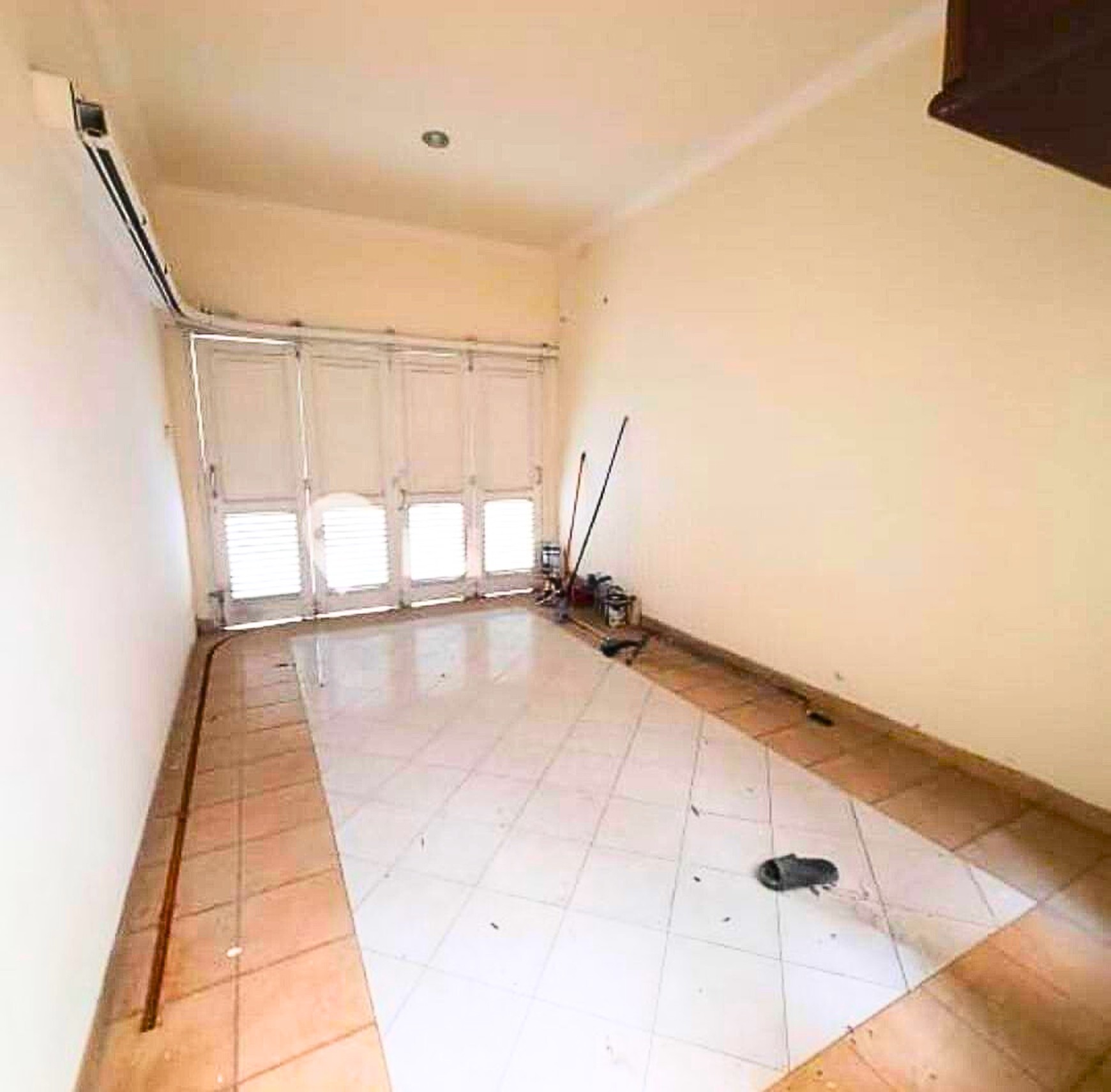 Dijual / Disewakan Rumah Tenggilis Utara Dekat Ubaya, Siwalankerto, Jemur Andayani, A Yani