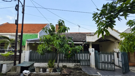 Rumah Nyaman dan Siap Huni di Rungkut, Lokasi Super Strategis!