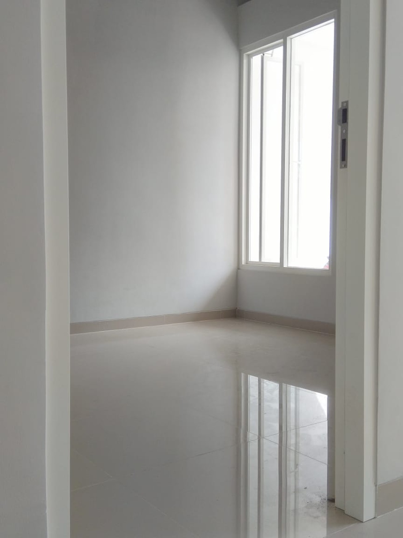 Dijual Rumah Baru Minimalis Modern SHM di Surabaya Timur Dekat UPN 
