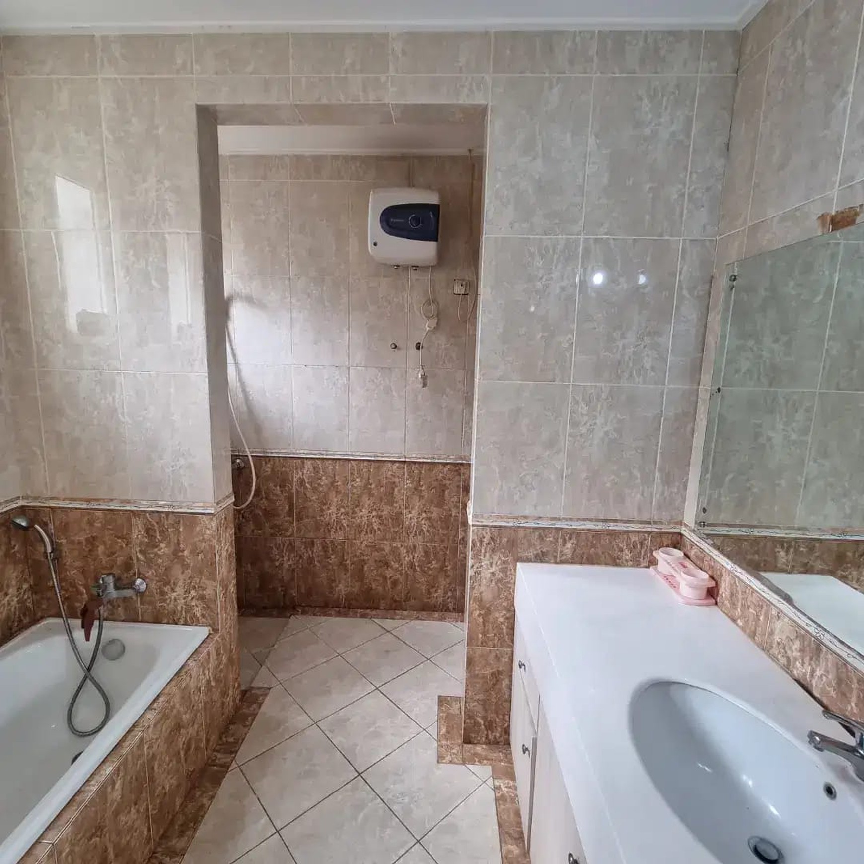 Best Price. Rumah besar mewah Sutera Onyx, Alam Sutera
