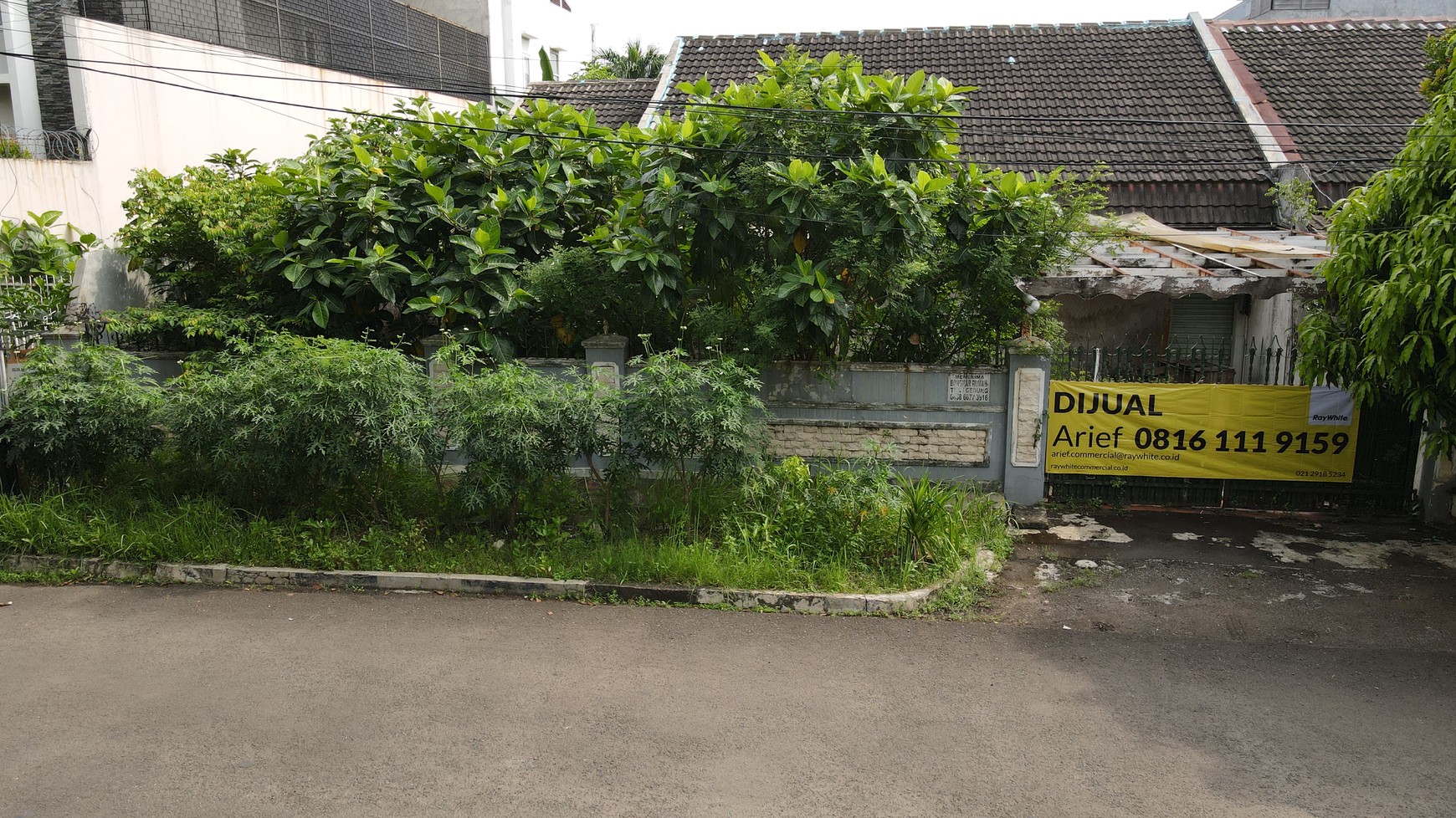 Rumah Hitung Tanah 350m Hoek di Pulomas Barat VI
