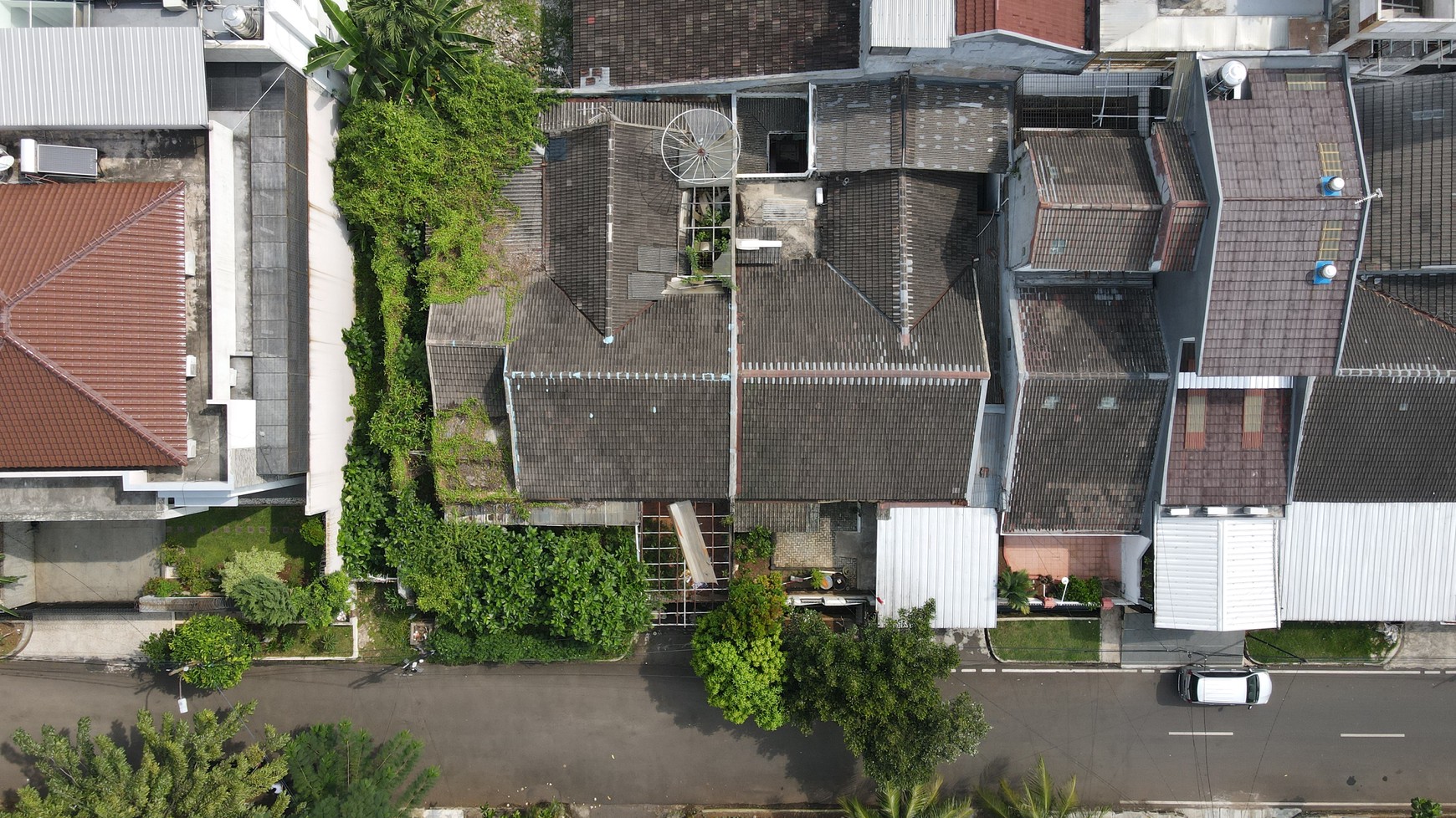 Rumah Hitung Tanah 278m di Pulomas Barat VI