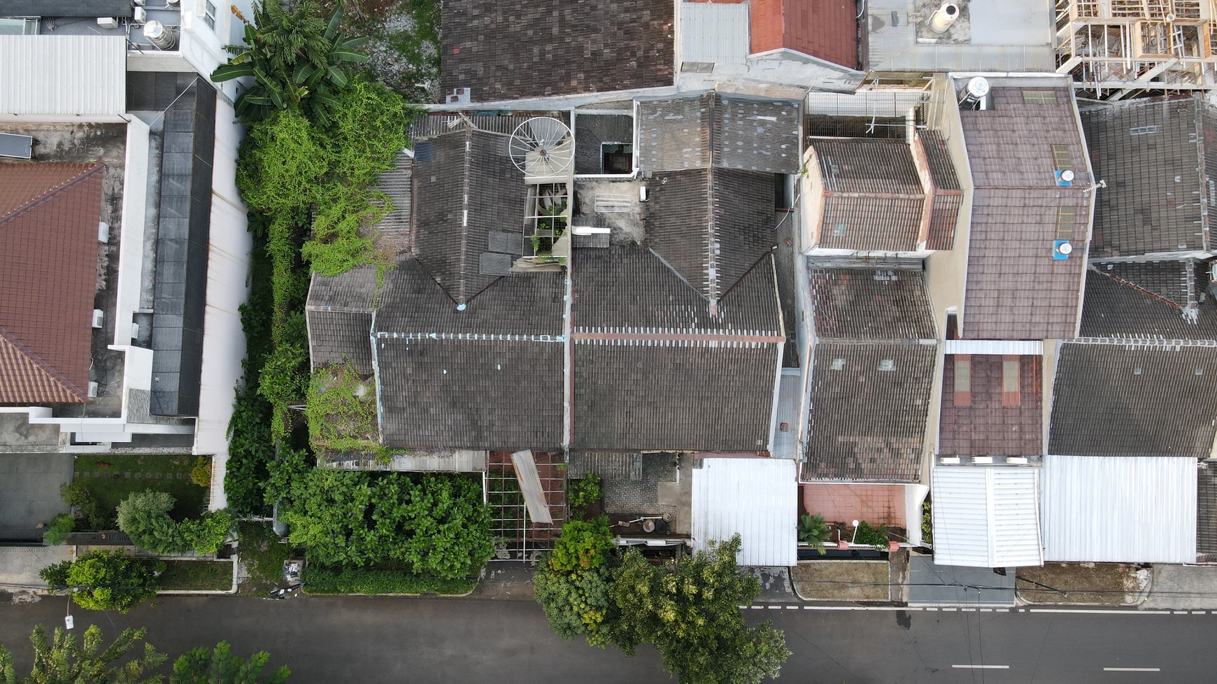 Rumah Hitung Tanah 278m di Pulomas Barat VI