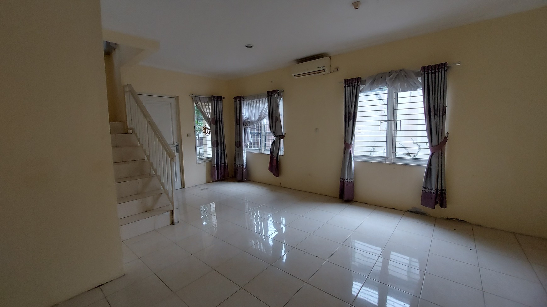 Rumah Nyaman di Bukit Azzikra Sentul - Akses depan Jalan Lebar