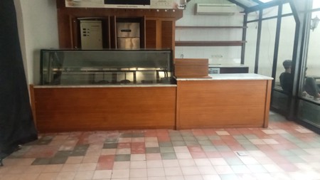 Disewakan ruang usaha di area komersial Menteng Jakarta Pusat
