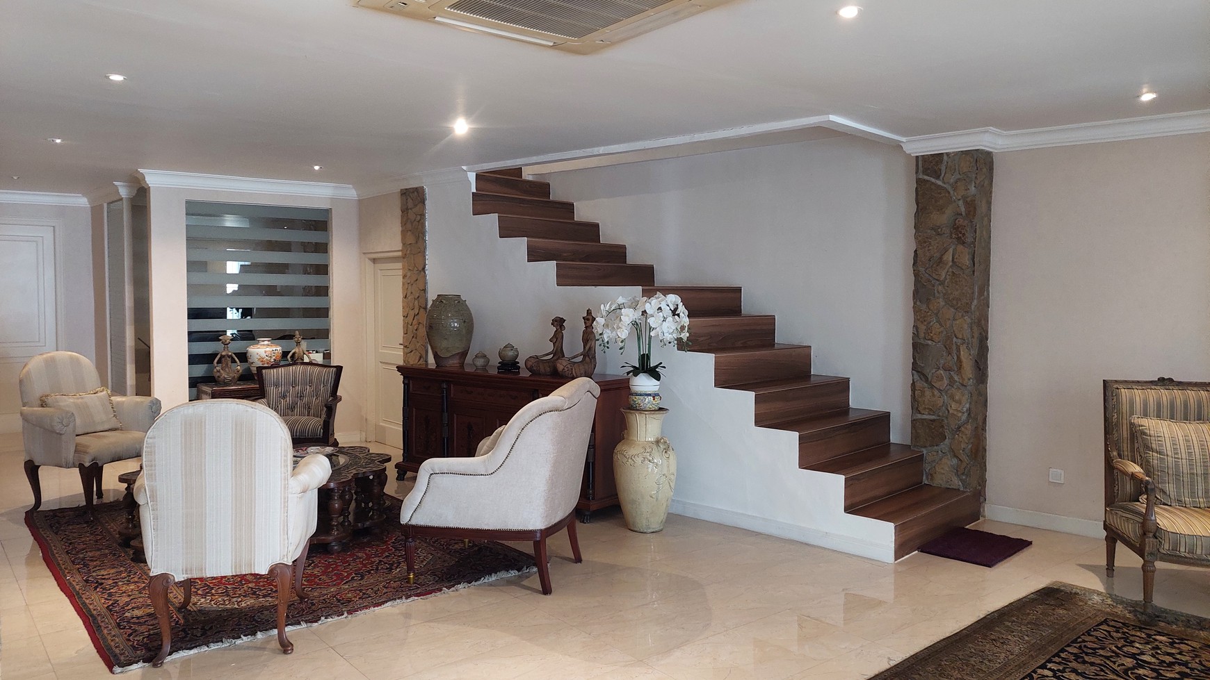 For Sale Nice House in Commercial Area Kebayoran Baru