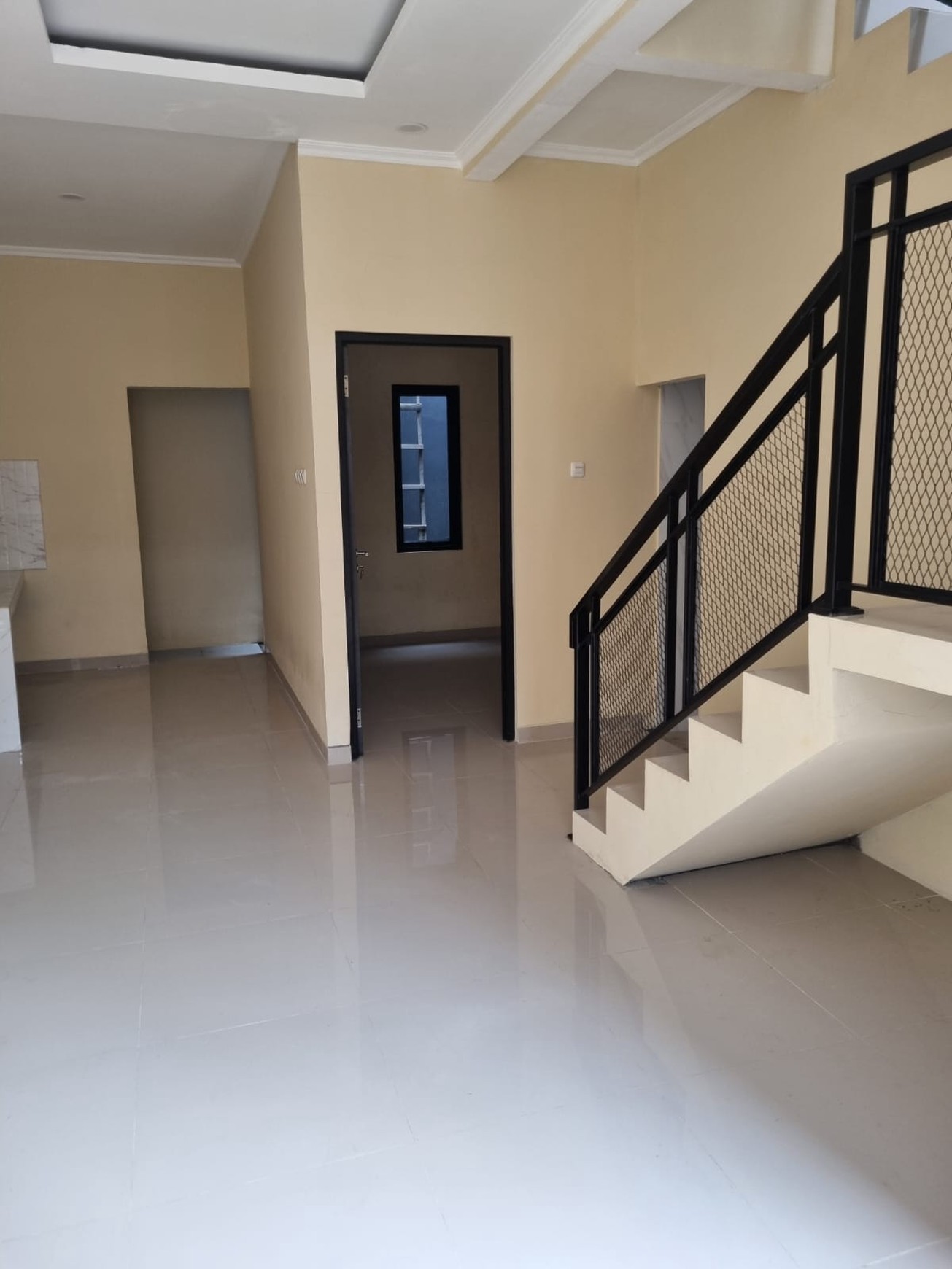 Rumah Bagus, Brand New, Minimalis dan Bebas Banjir Lokasi strategis di Jombang