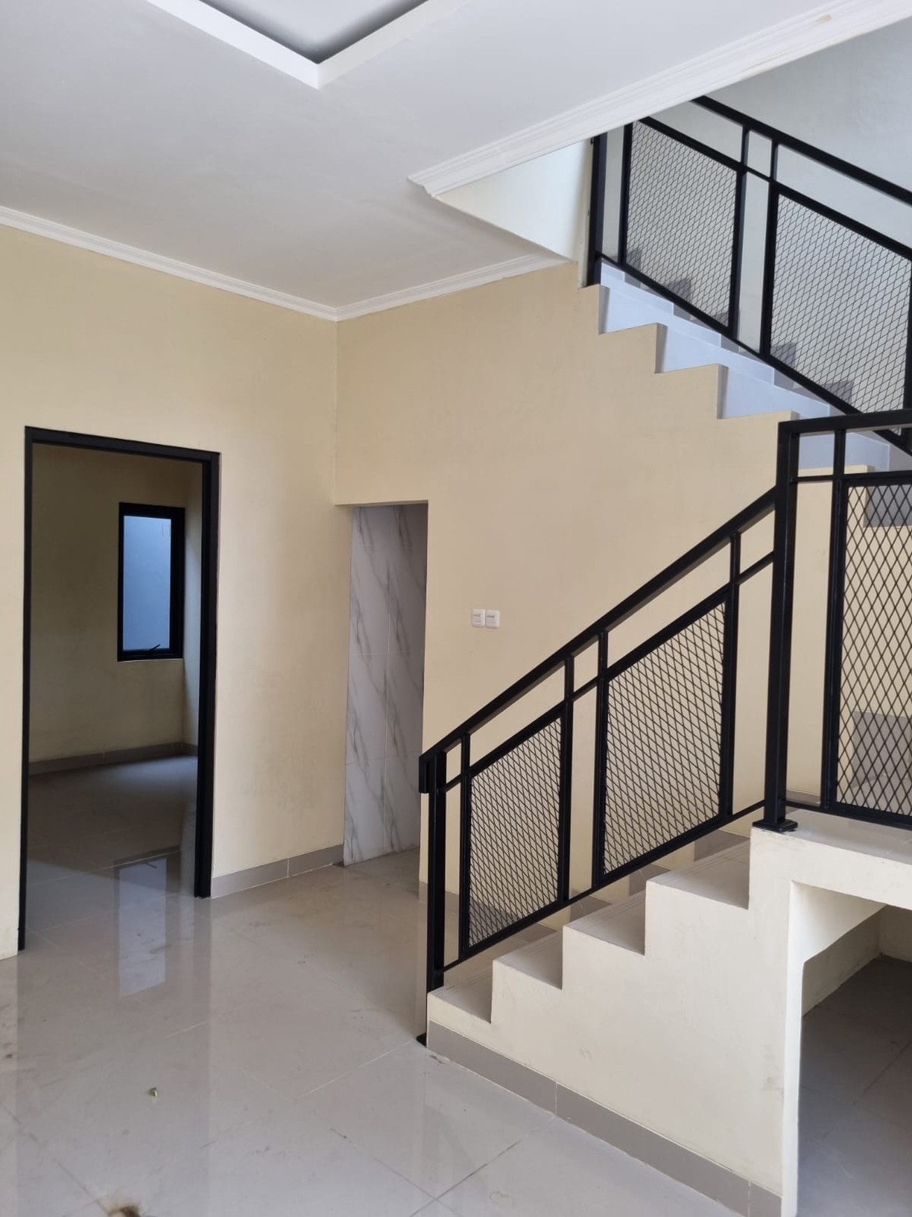 Rumah Bagus, Brand New, Minimalis dan Bebas Banjir Lokasi strategis di Jombang