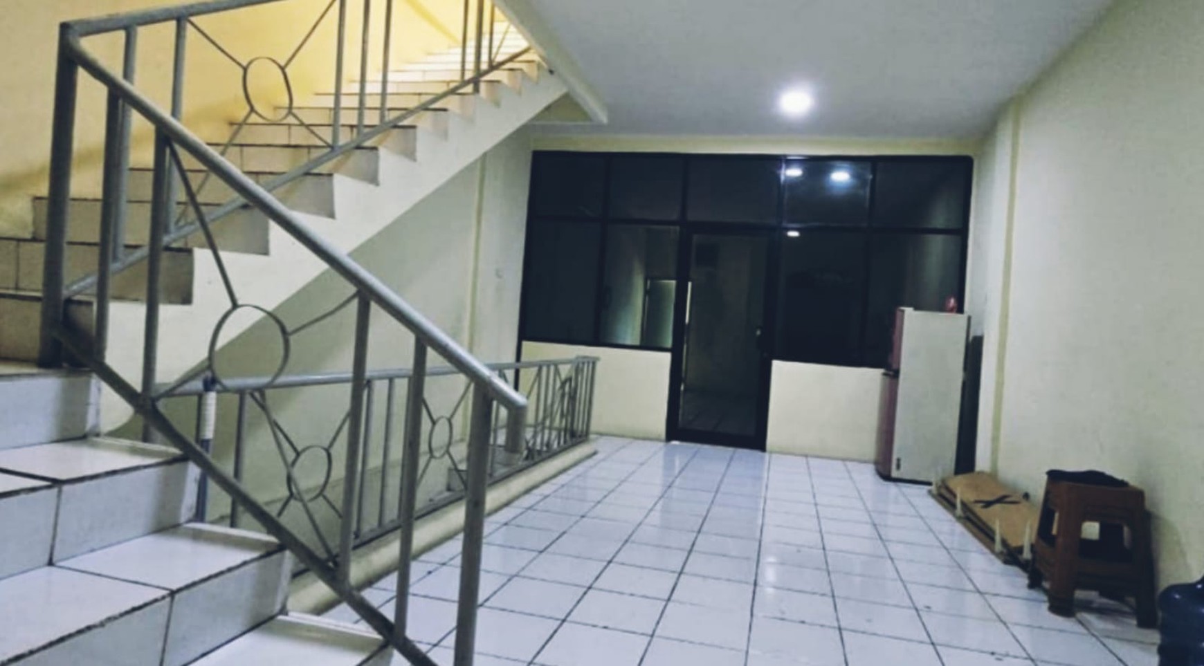Ruko Arcadia 4 lantai, re-new, langsung pakai, strategis, di daan mogot raya, Tangerang.