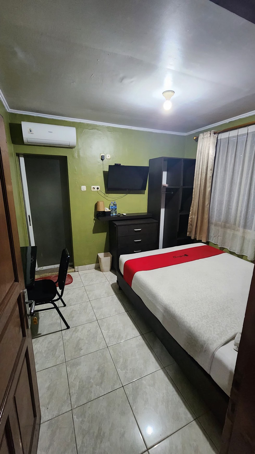 Wisma/kostan strategis di Kemanggisan Jakarta Barat