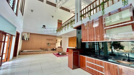 Dijual rumah mewah 2 Lantai - Pondok Indah, Asri, Jakarta Selatan.