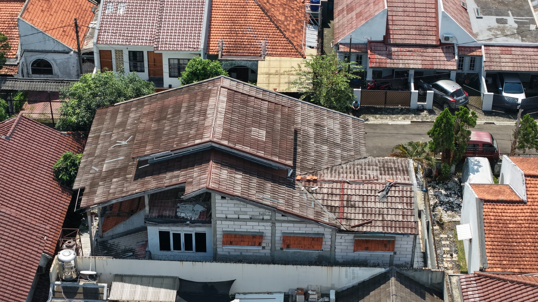 Rumah pamulang 13 kamar murah potensi jadi rumah kos