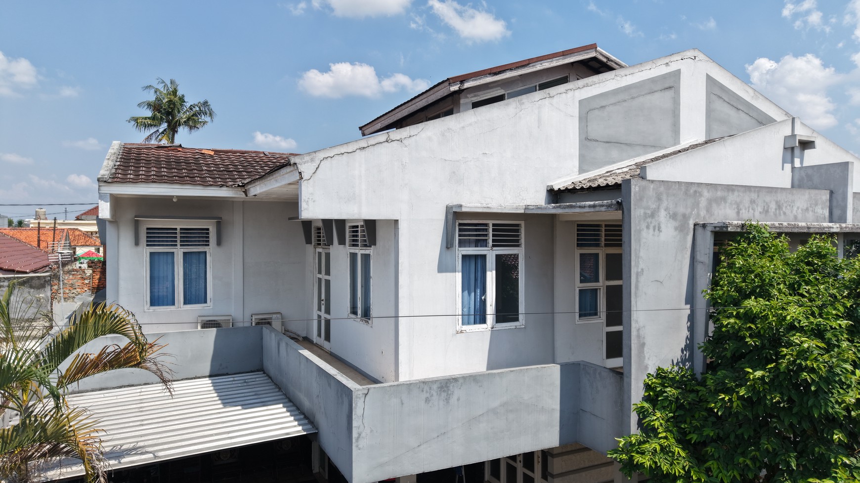 Rumah pamulang 13 kamar murah potensi jadi rumah kos