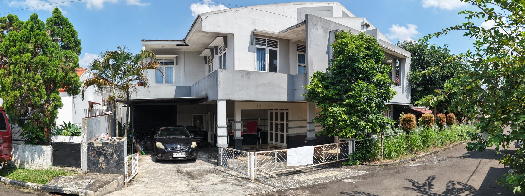 Rumah pamulang 13 kamar murah potensi jadi rumah kos