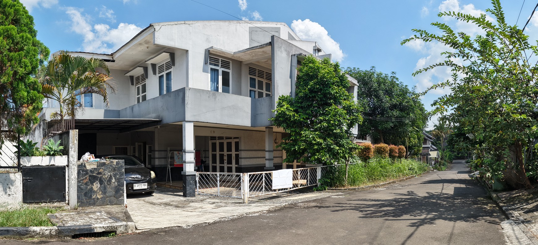 Rumah pamulang 13 kamar murah potensi jadi rumah kos