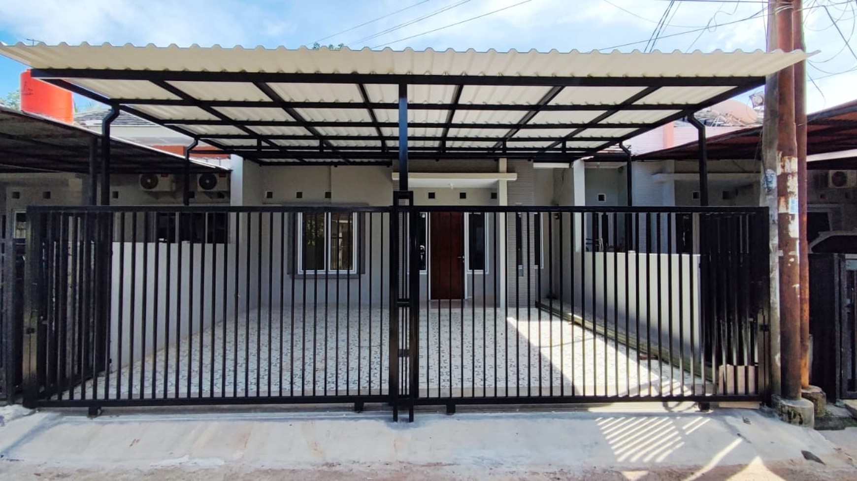 Hot Price. Rumah rapih renovasi di Nusa Loka, BSD