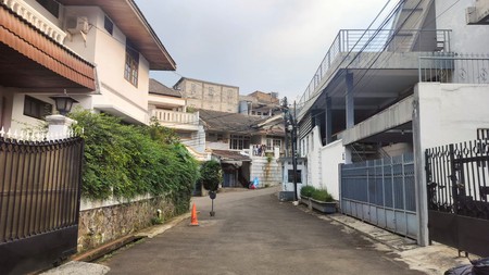 Investasi terbaik rumah 225 m2, bebas banjir, akses tol bintaro 10 menit. ke PIM 10 menit, hanya 5 meit ke MRT Lebak Bulus, Rumah Bukit Cireundeu Permai