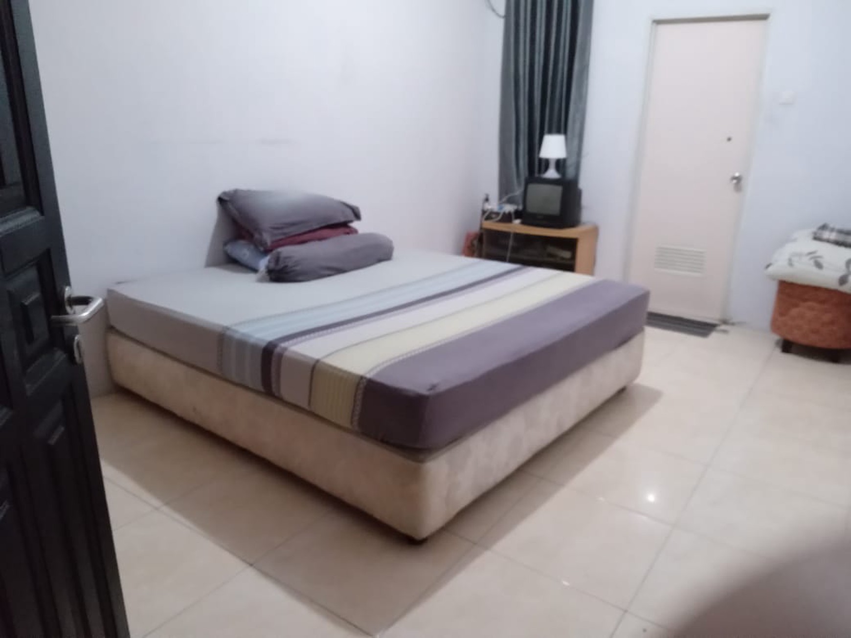 Rumah 2 lantai bagus, siap huni.