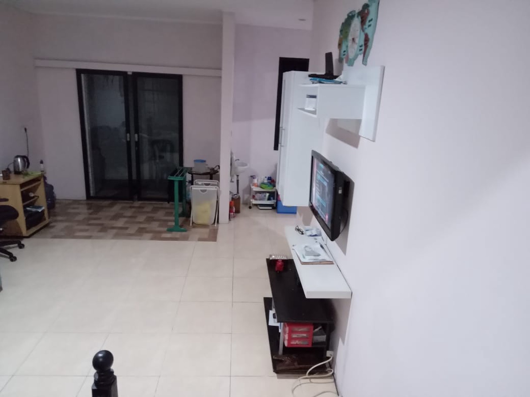 Rumah 2 lantai bagus, siap huni.