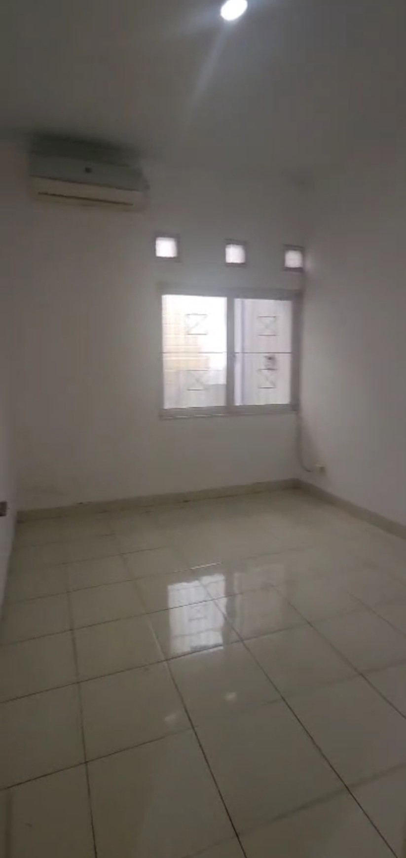 For Rent. Rumah Cantik Villa Melati Mas Vista, Serpong