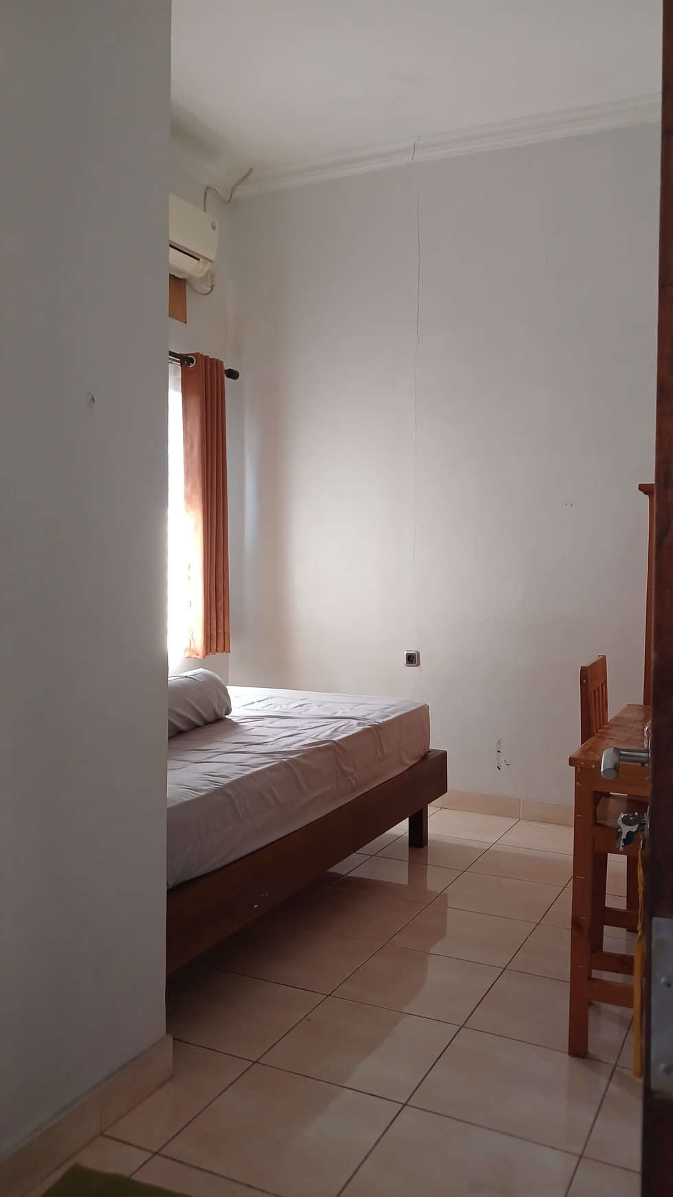 Nyaman Bebas Banjir Dekat Akses Halte BusWay TJ, Kampus Budi Luhur, Cipadu dan akses Toll Gate