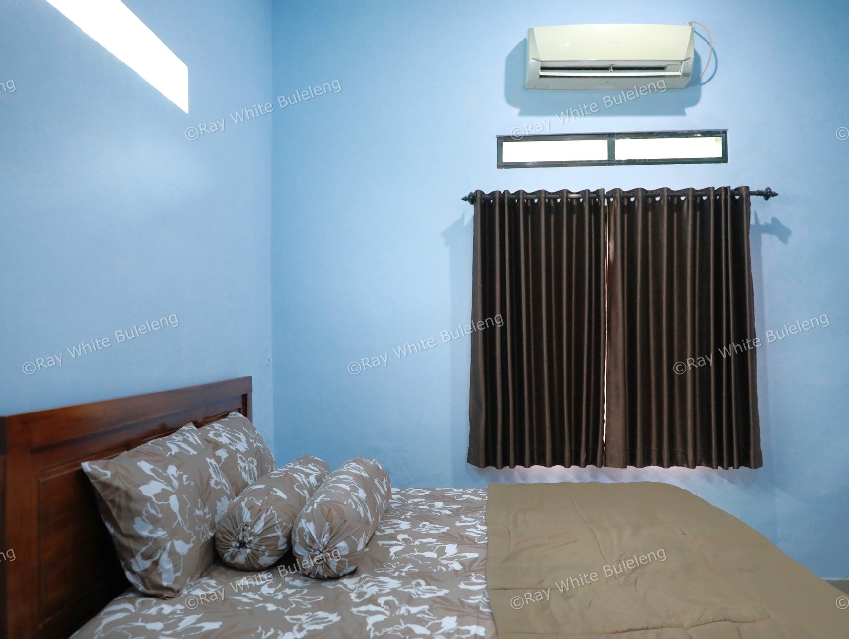 COZY 3-BEDROOM HOUSE, ONLY 5 MINUTES TO LOVINA BEACH