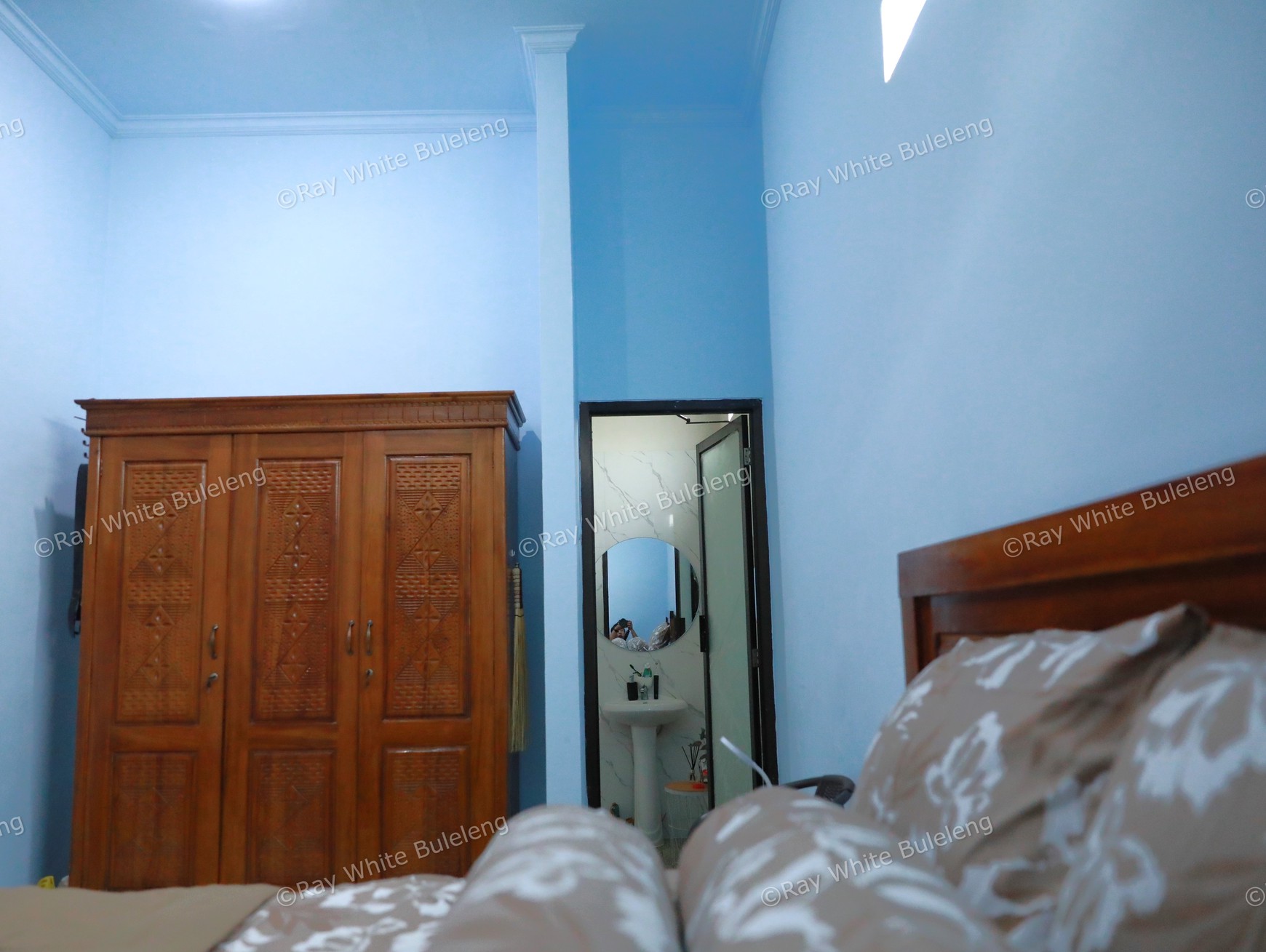 COZY 3-BEDROOM HOUSE, ONLY 5 MINUTES TO LOVINA BEACH