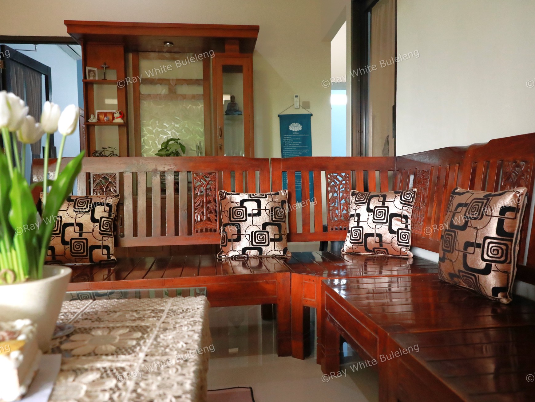COZY 3-BEDROOM HOUSE, ONLY 5 MINUTES TO LOVINA BEACH