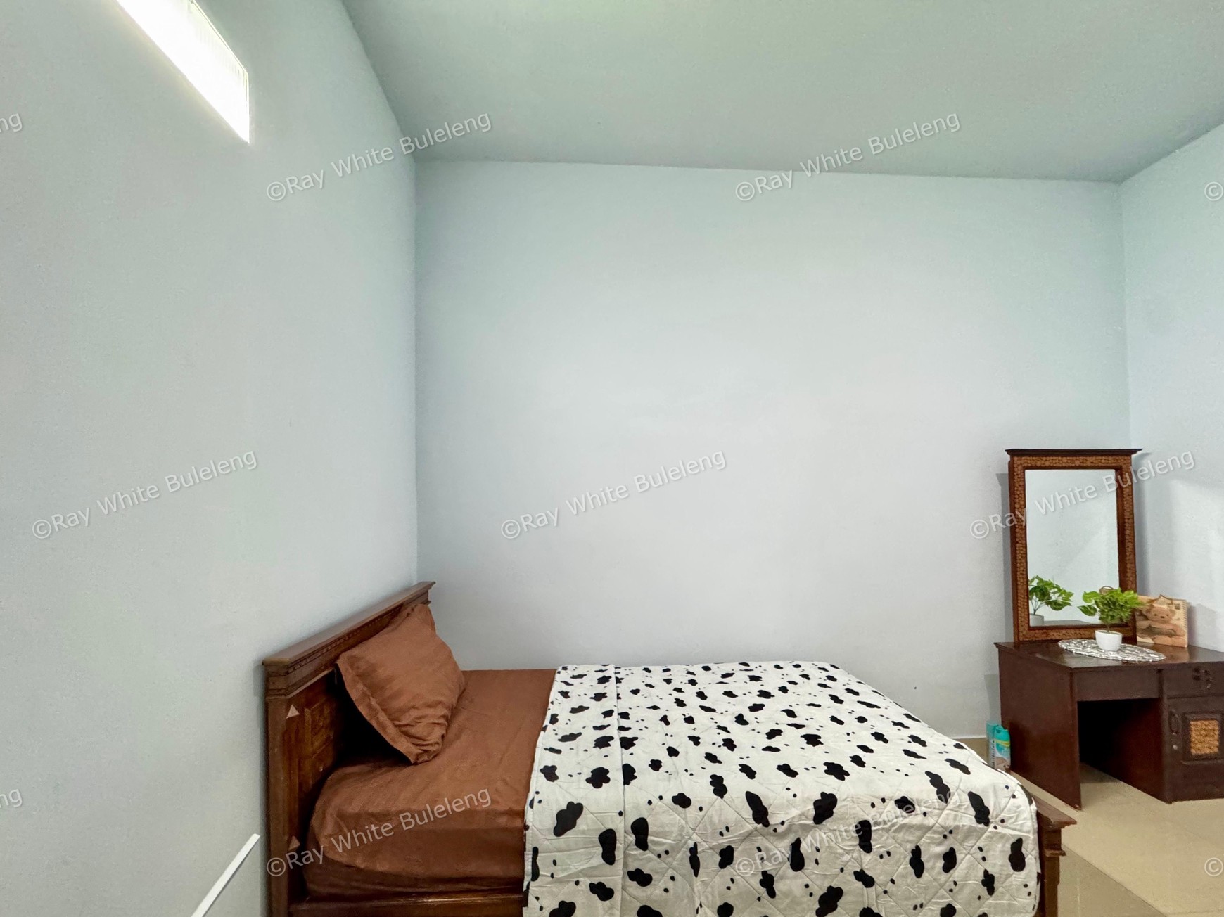 COZY 3-BEDROOM HOUSE, ONLY 5 MINUTES TO LOVINA BEACH