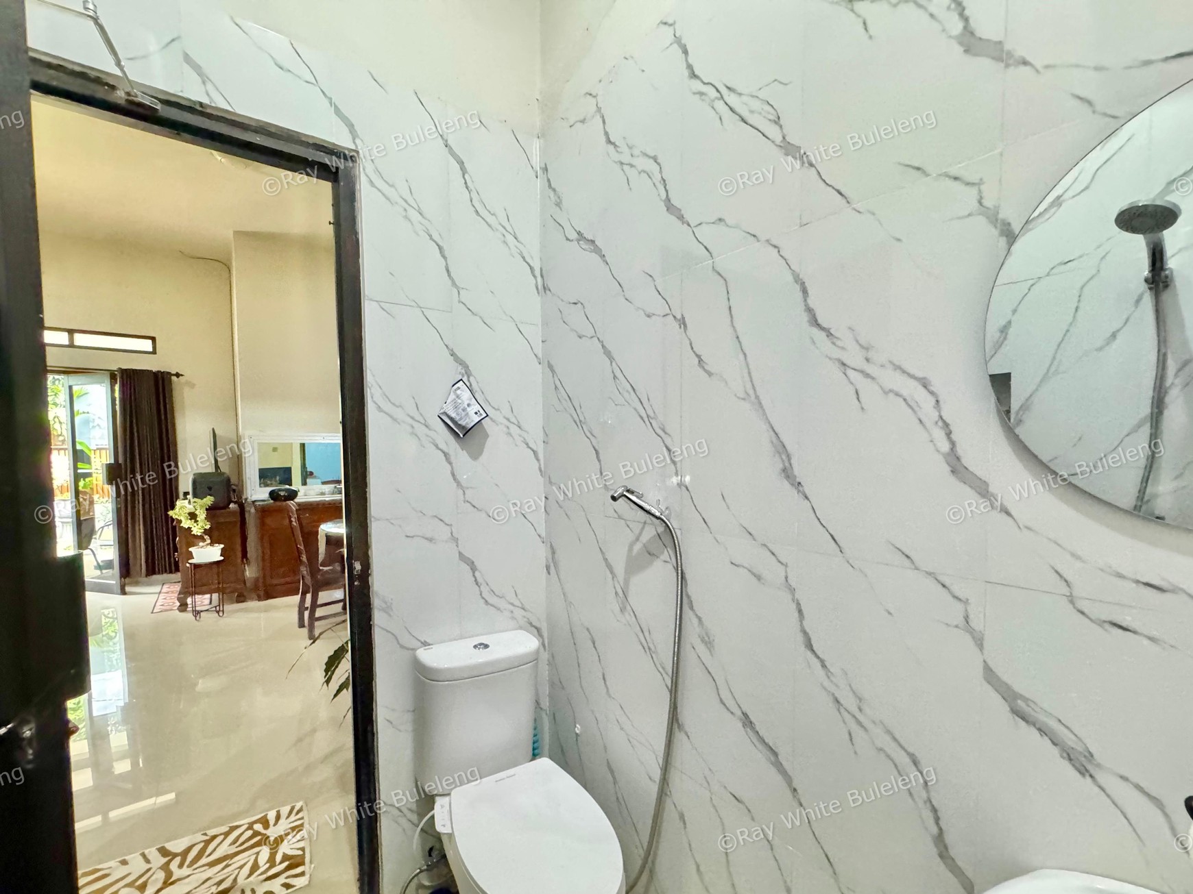 COZY 3-BEDROOM HOUSE, ONLY 5 MINUTES TO LOVINA BEACH