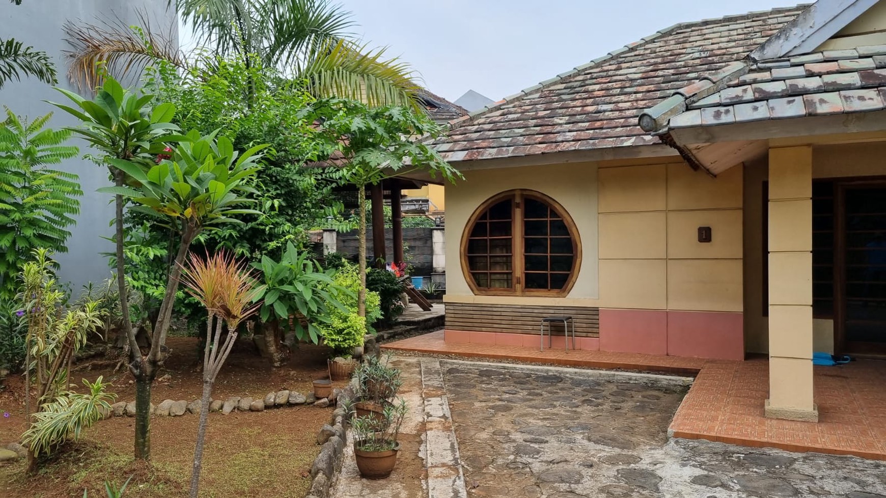Dijual Rumah Taman Osaka Posisi Hoek ,Lokasi Strategis & ROW Jalan Cukup Lebar Di Lippo Karawaci - Tangerang