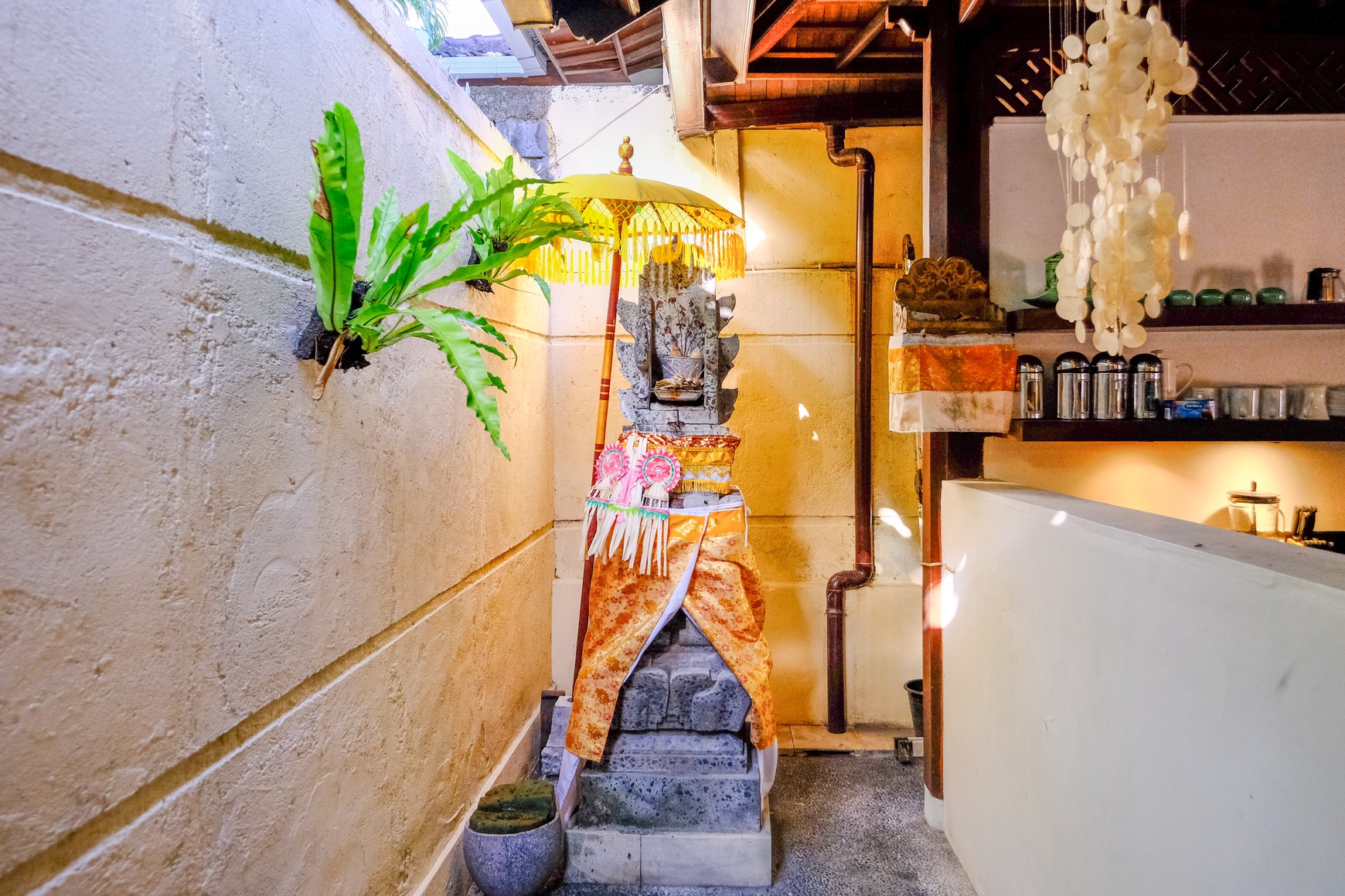 Freehold - Modern 4-Bedroom Villa Just 2 Minutes from Batubelig Beach